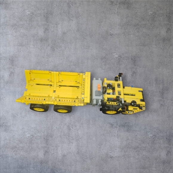 Lego Technic Construction Off Road Hauler - Picture 2 of 4